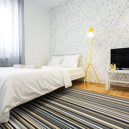 Giallo Apartment - Free Private Parking Újvidék Kültér fotó