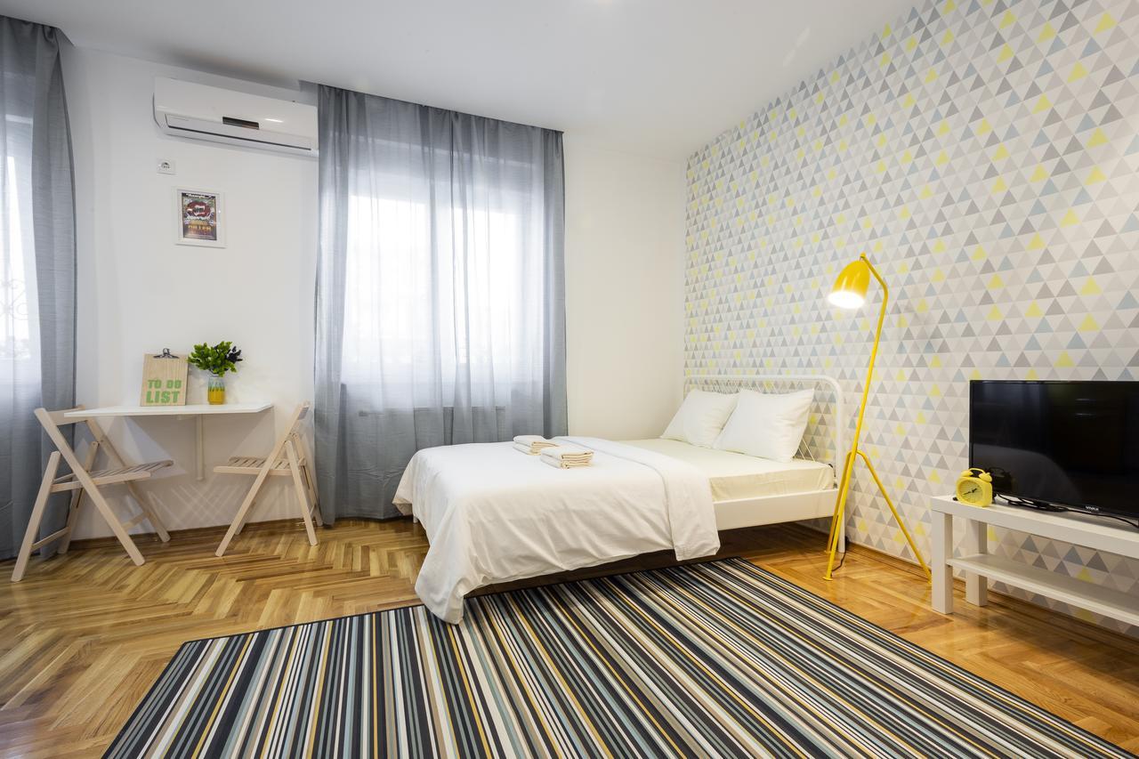 Giallo Apartment - Free Private Parking Újvidék Kültér fotó