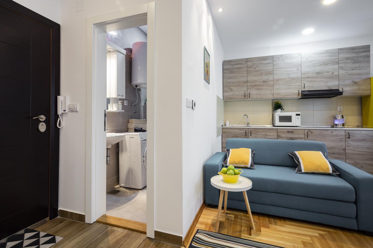Giallo Apartment - Free Private Parking Újvidék Kültér fotó