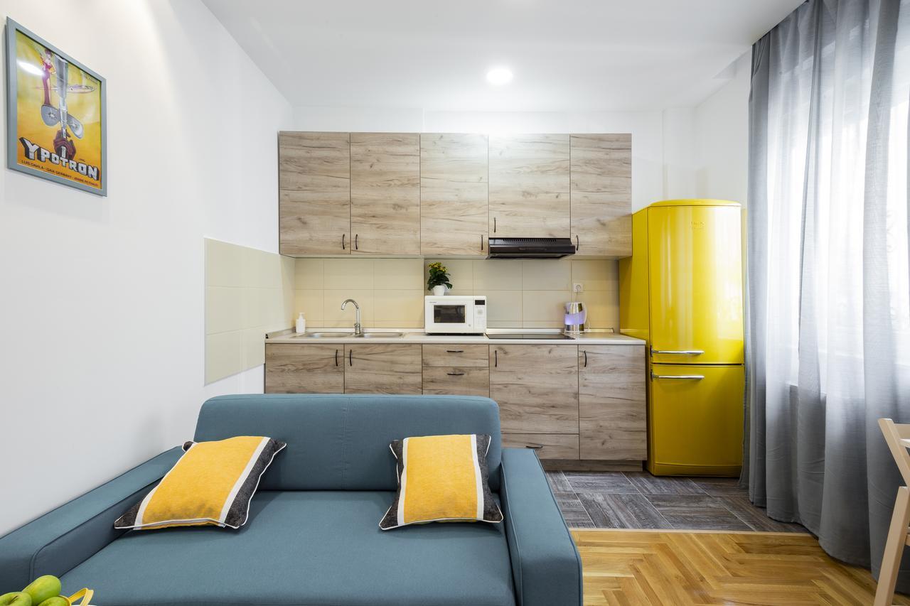 Giallo Apartment - Free Private Parking Újvidék Kültér fotó