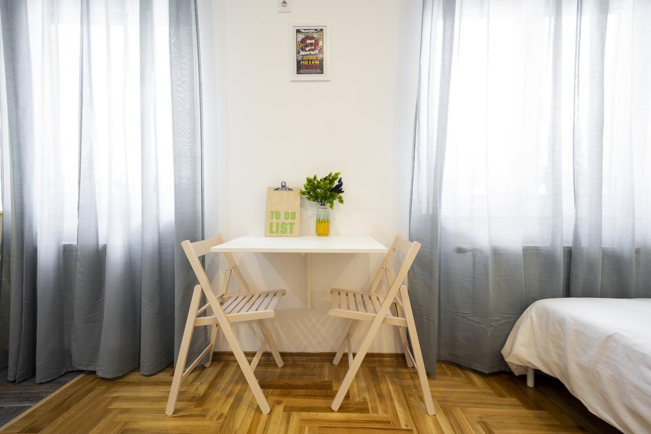 Giallo Apartment - Free Private Parking Újvidék Kültér fotó
