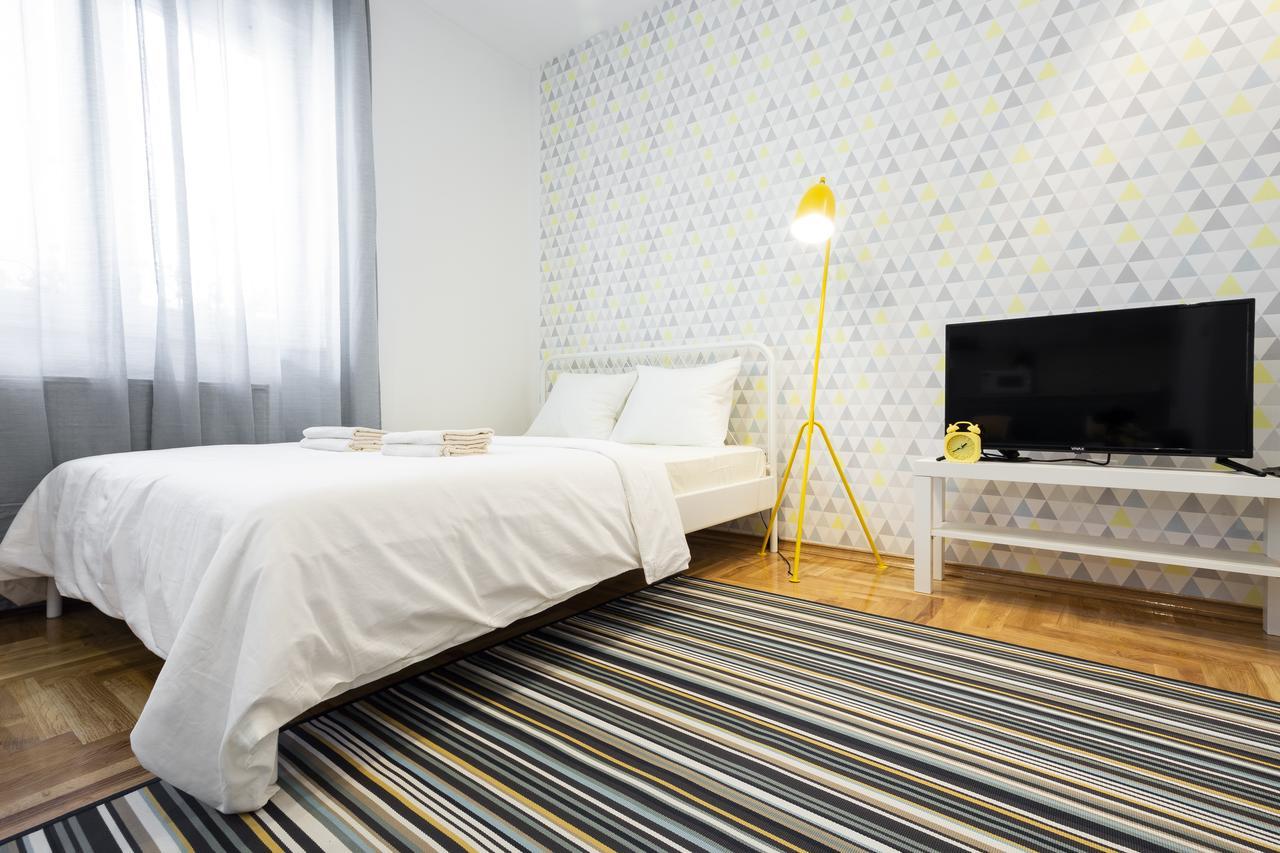 Giallo Apartment - Free Private Parking Újvidék Kültér fotó