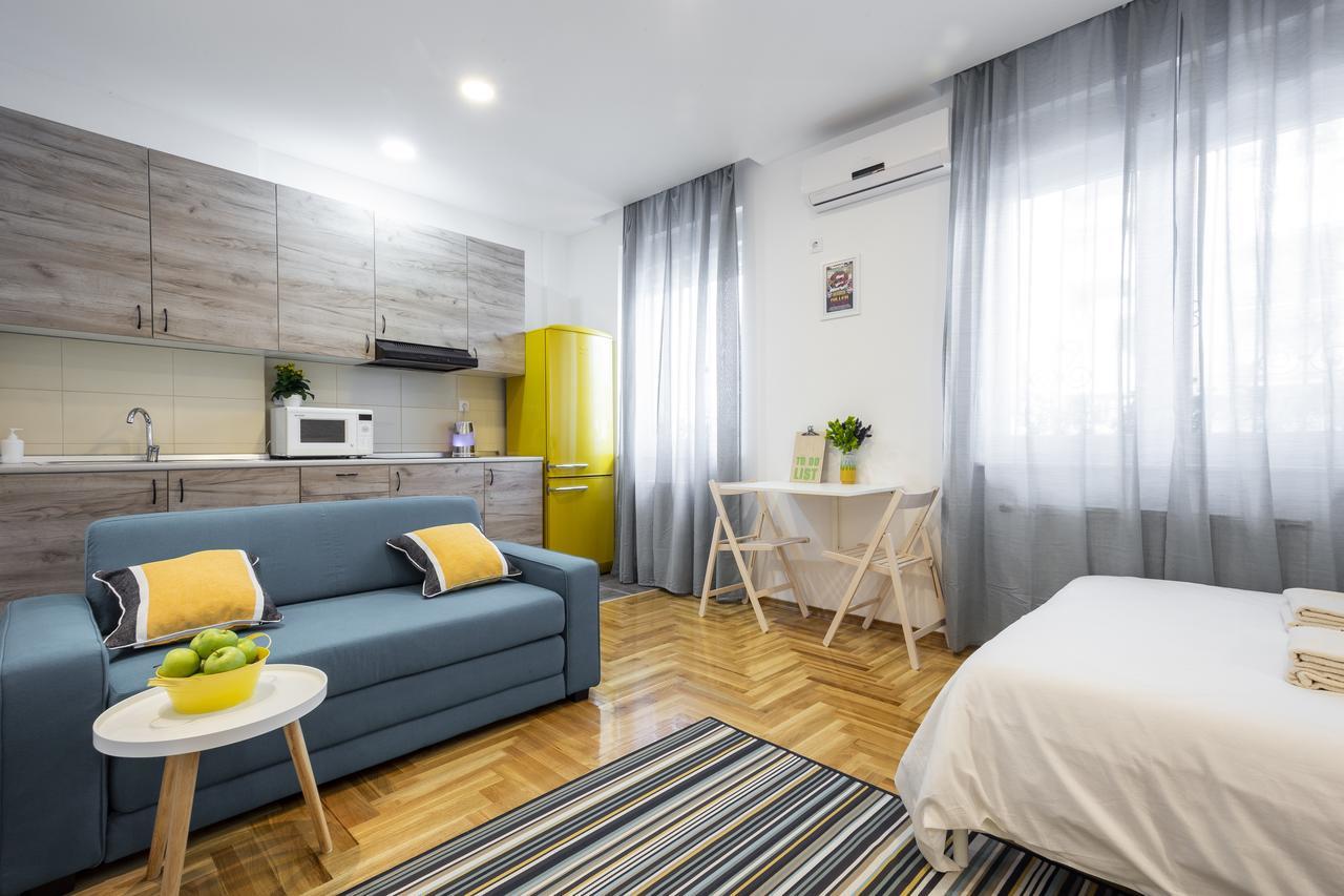 Giallo Apartment - Free Private Parking Újvidék Kültér fotó