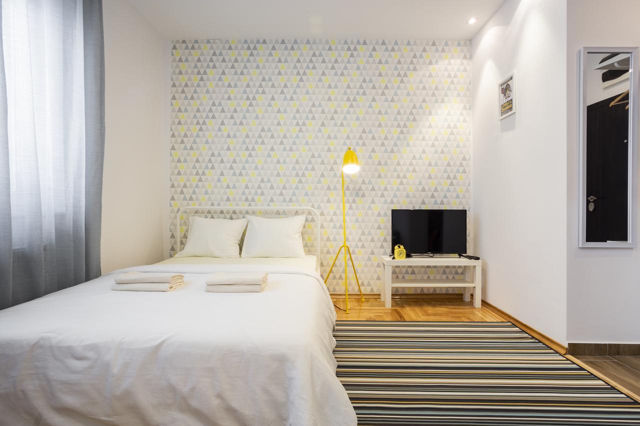 Giallo Apartment - Free Private Parking Újvidék Kültér fotó
