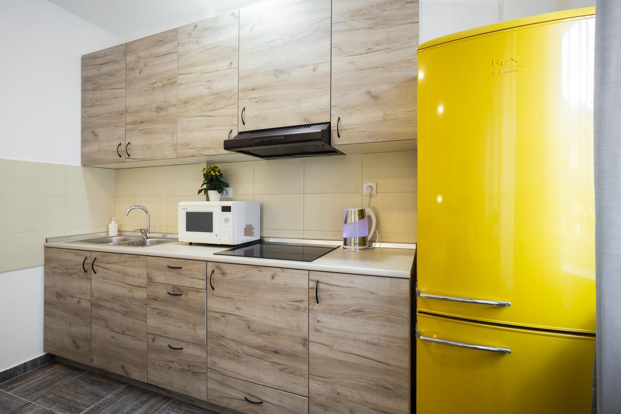 Giallo Apartment - Free Private Parking Újvidék Kültér fotó